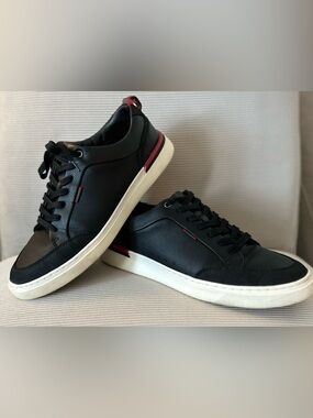 Mix No. 6 Maximuss Sneaker in the color Black Syntheti size 10.5